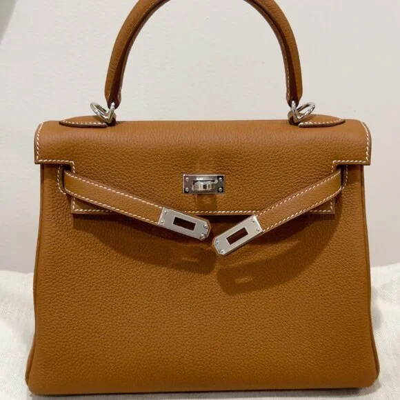 HERMÈS - Kelly 25 Togo, Gold/Palladium - Picture 7 of 10